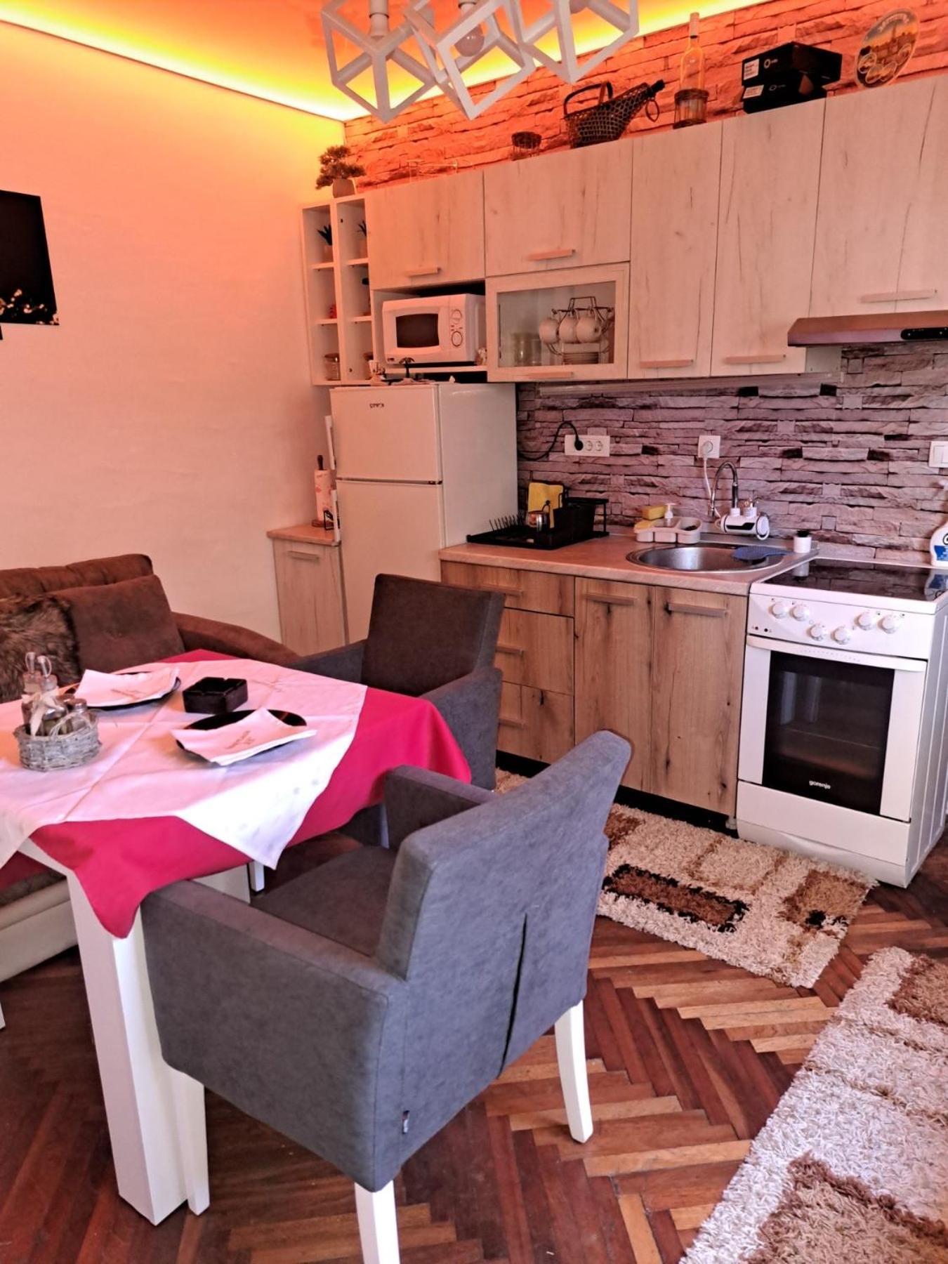 Apartman En Dusanovac Exterior photo
